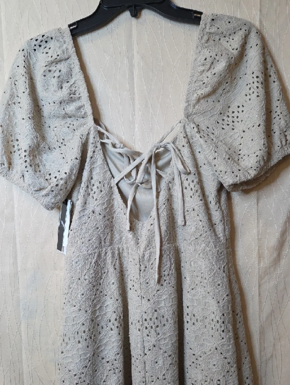 Speechless delicate eyelet